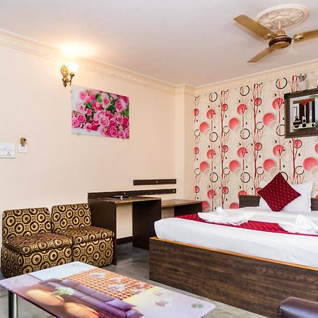 Apples Balaji Inn سيليجوري المظهر الخارجي الصورة