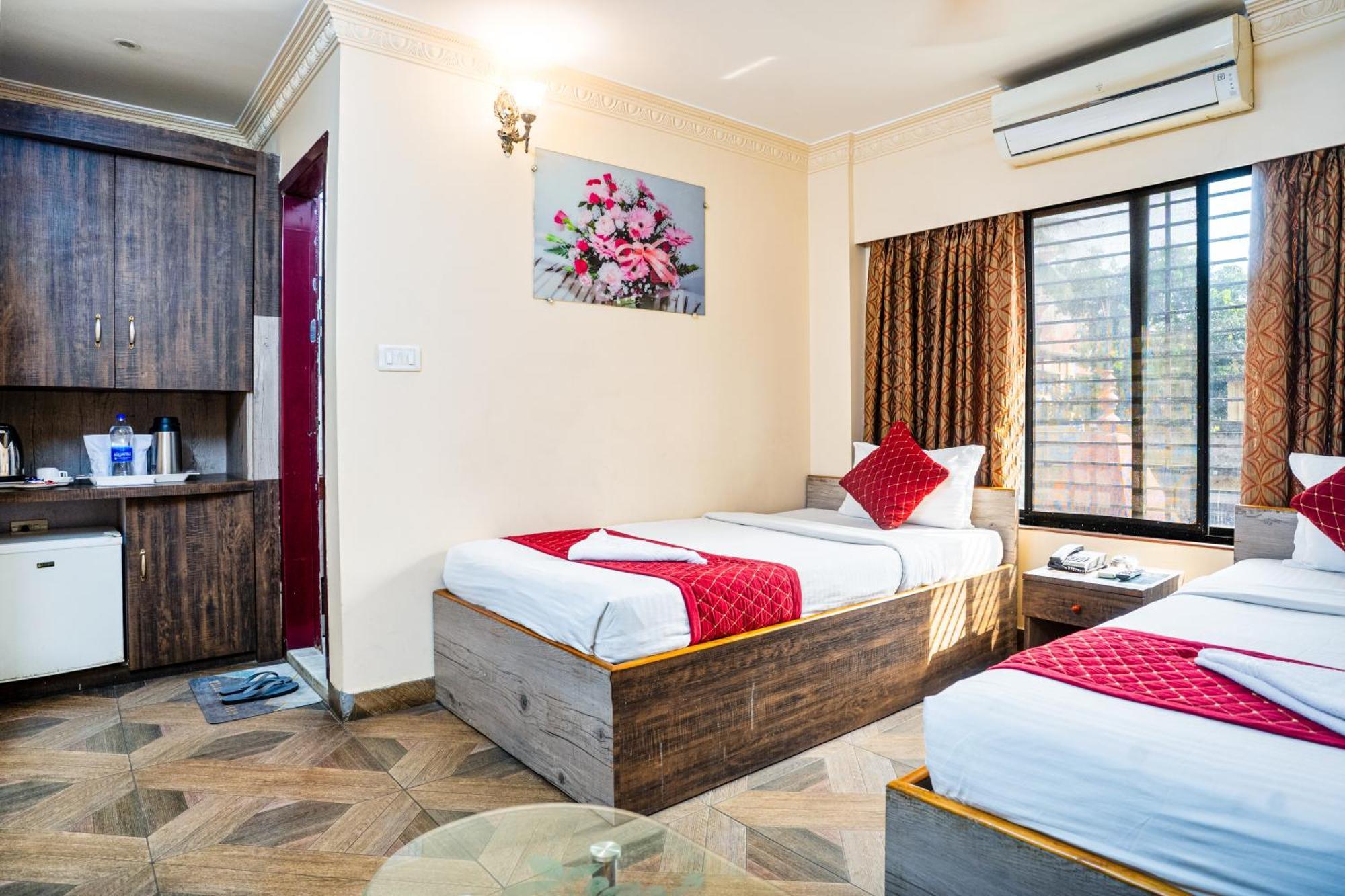 Apples Balaji Inn سيليجوري المظهر الخارجي الصورة