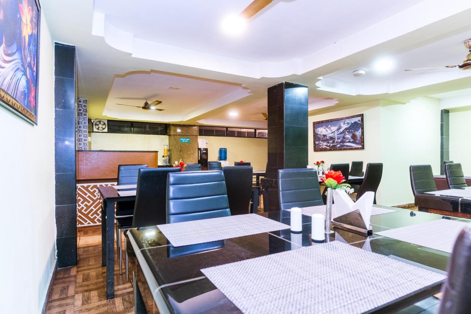 Apples Balaji Inn سيليجوري المظهر الخارجي الصورة