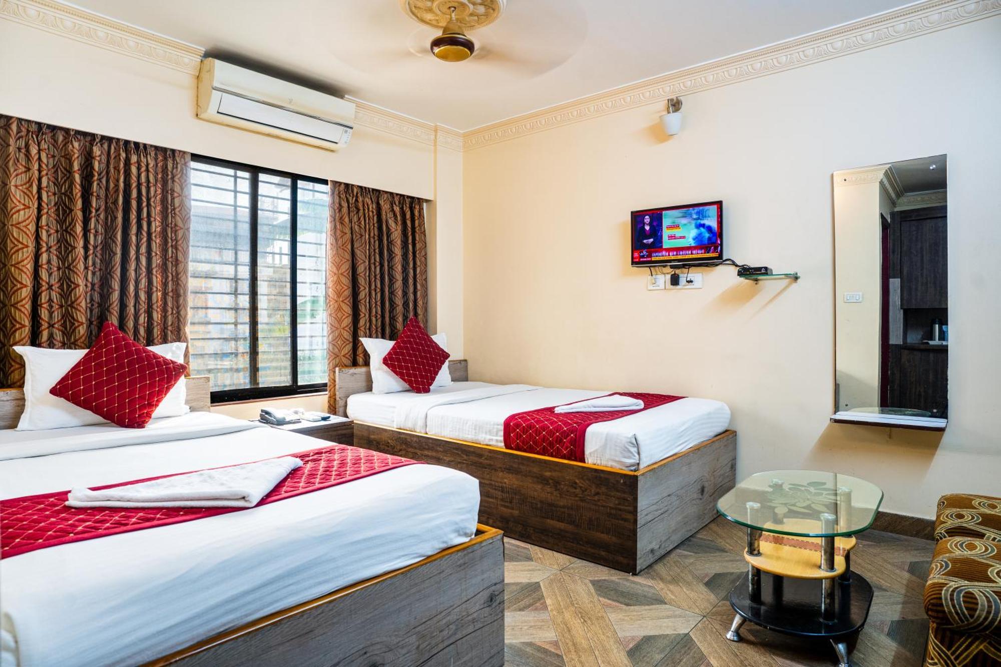 Apples Balaji Inn سيليجوري المظهر الخارجي الصورة